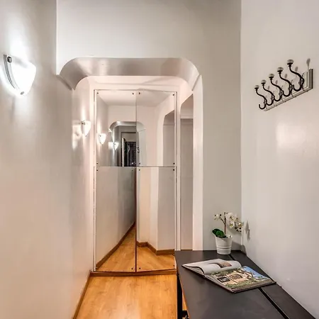 Italianflat- Fontana Di Trevi Apartamento *